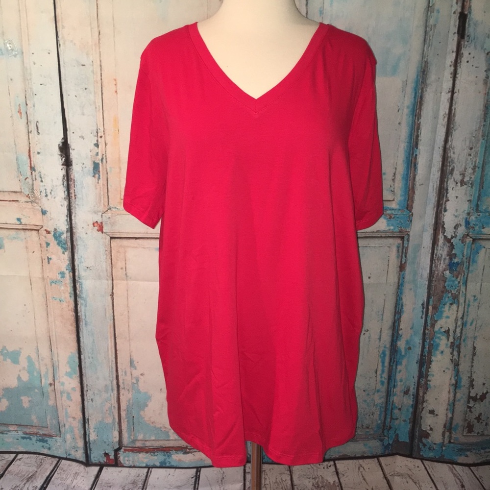 PLUS SHORT SLEEVE TOP
